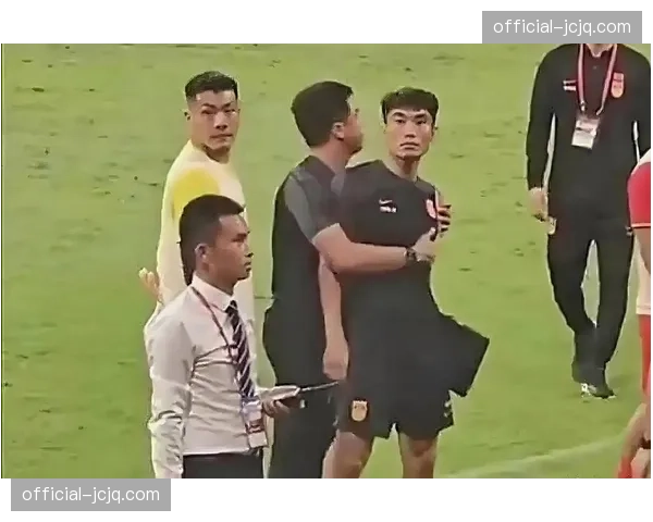 青岛西海岸郑智试图对攻战术 实力不足导致防守体系失控